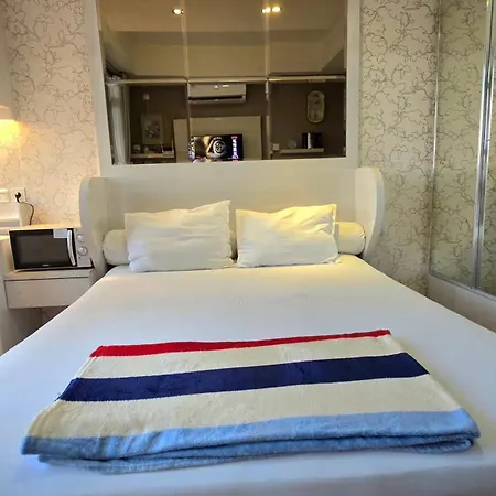 Studio Apartment Jiexpo Kemayoran Sunrise View -Min Stay 3 Nights- Jakarta Room photo